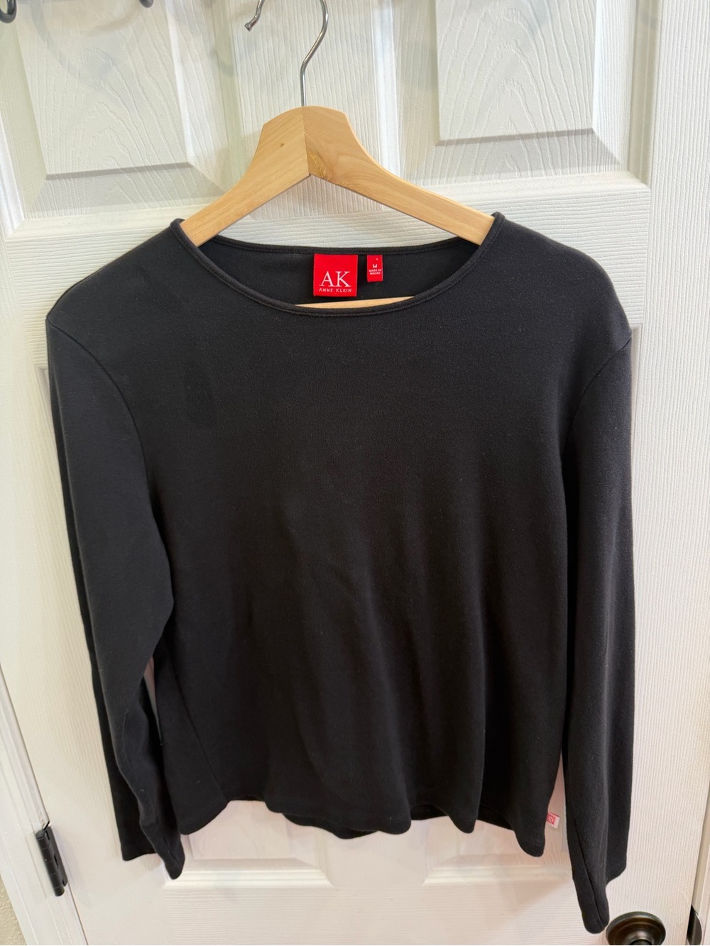 Anne Klein Black Women’s Long-Sleeve Crewneck Knit top